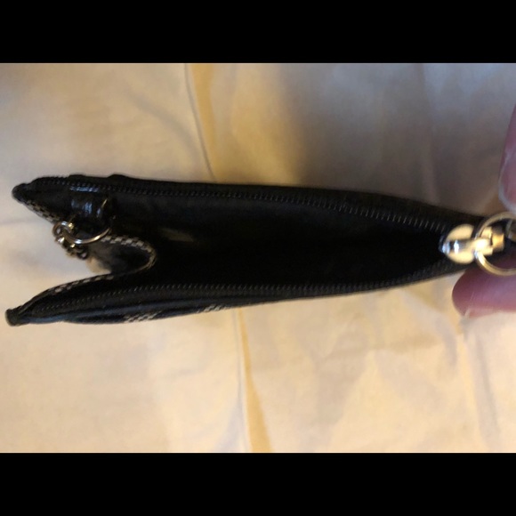 Low start for show!Mini Coach Wristlet/Wallet with keychain. Used once or twice - Picture 6 of 7